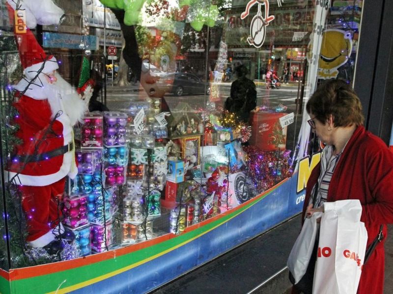 Ventas navideñas: demoradas por el Mundial, crecieron 2% en Córdoba en relación a 2021
