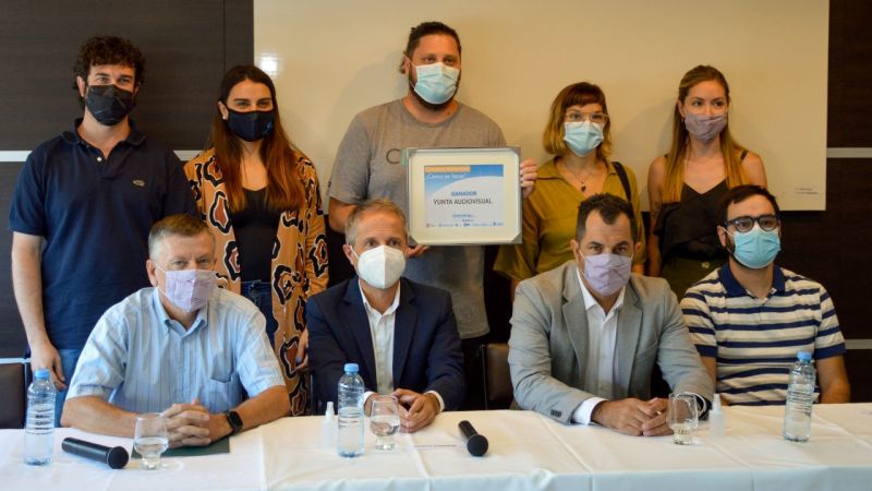  Fedecom entregó los otros $100 mil de premio del Concurso Audiovisual Cómo se Hace?