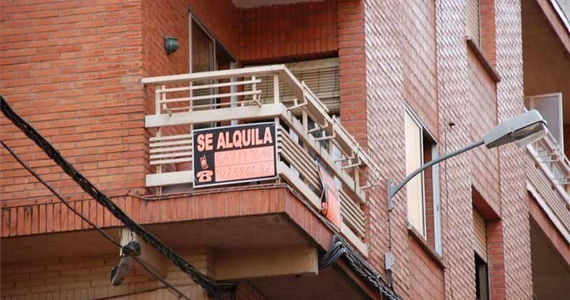 Respecto del alquiler a Locales Comerciales.