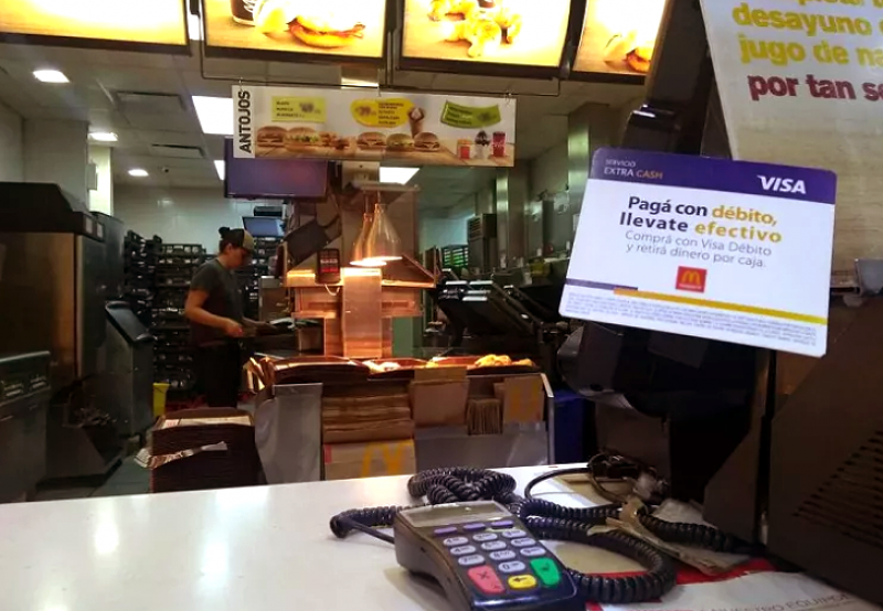 Aumenta a $30.000 el límite para el retiro de efectivo en comercios