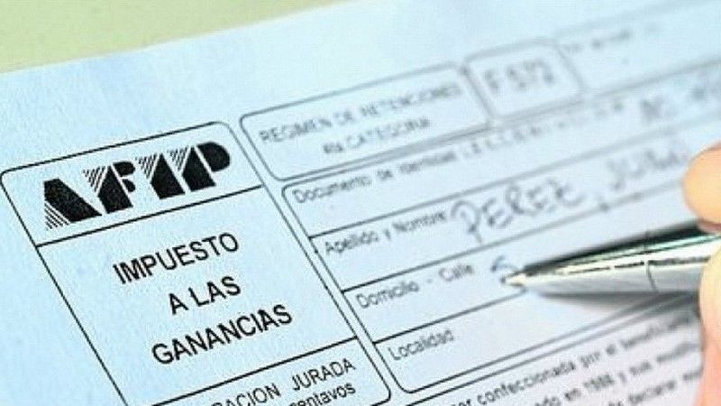 Oficializan la suba del piso de Ganancias a $330.000